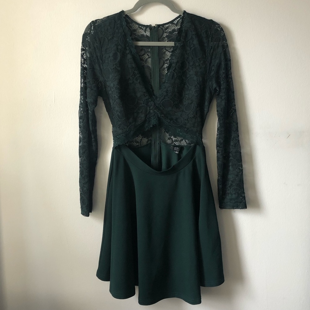 Privy Beautiful green dress with lace design
